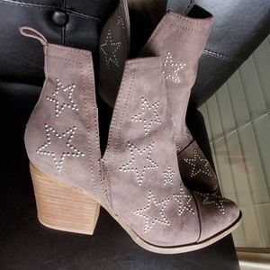 Brown/Tan booties